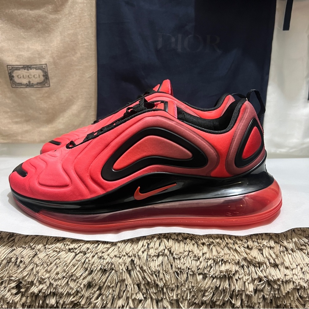 Nike Men's Red/Pink and Black Air Max Sneakers